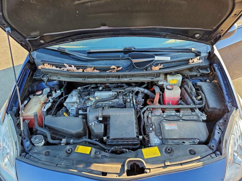 Фото 11 - TOYOTA PRIUS