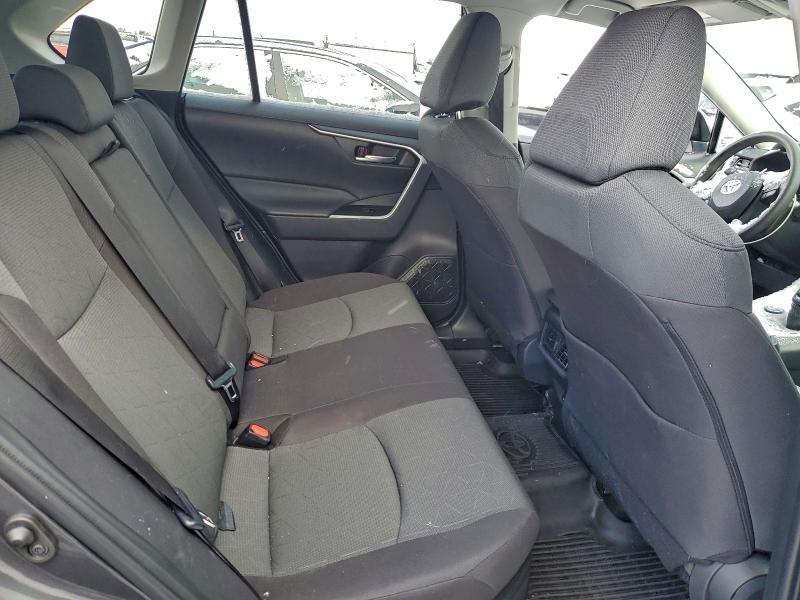 Фото 10 - TOYOTA RAV4