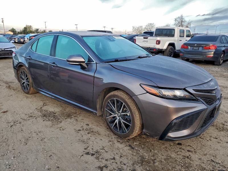 Фото 4 - TOYOTA CAMRY