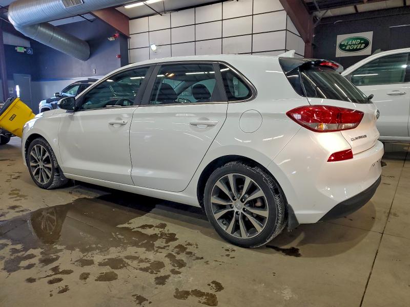 Фото 2 - HYUNDAI ELANTRA