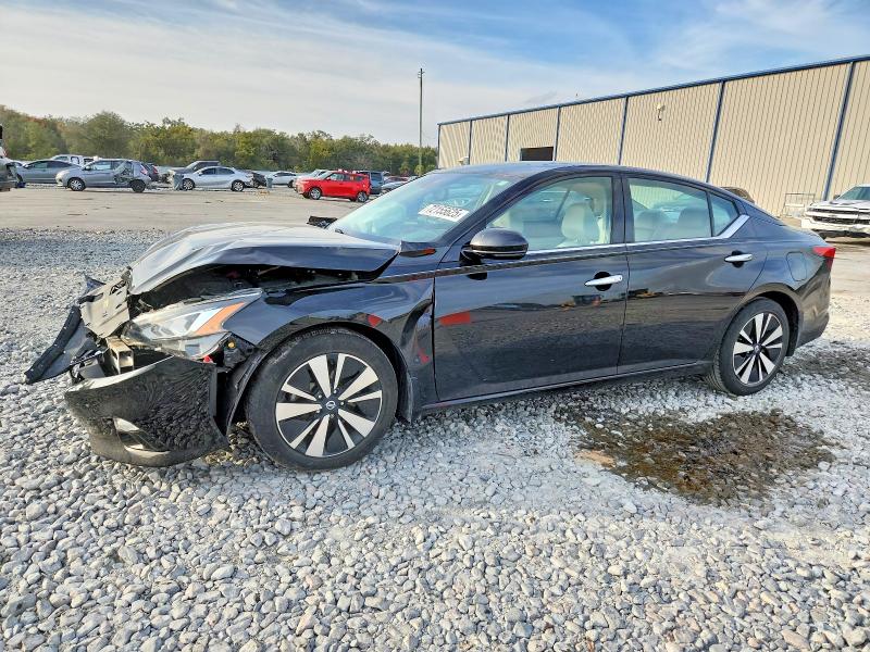 Фото 1 - NISSAN ALTIMA