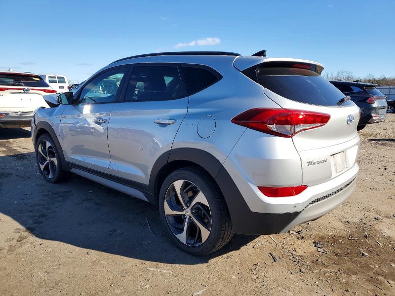 Фото 2 - HYUNDAI TUCSON