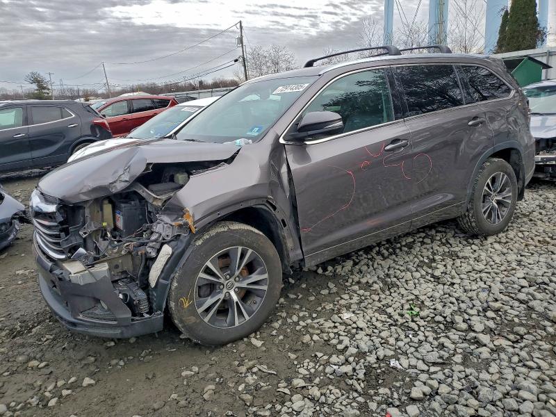 Фото 1 - TOYOTA HIGHLANDER