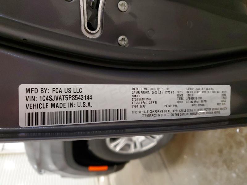 Фото 13 - JEEP WAGONEER