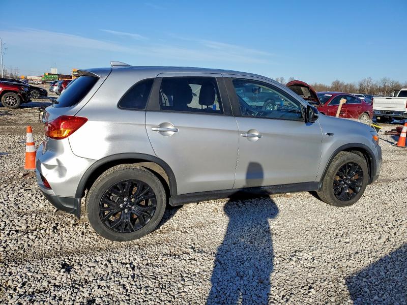 Фото 3 - MITSUBISHI OUTLANDER