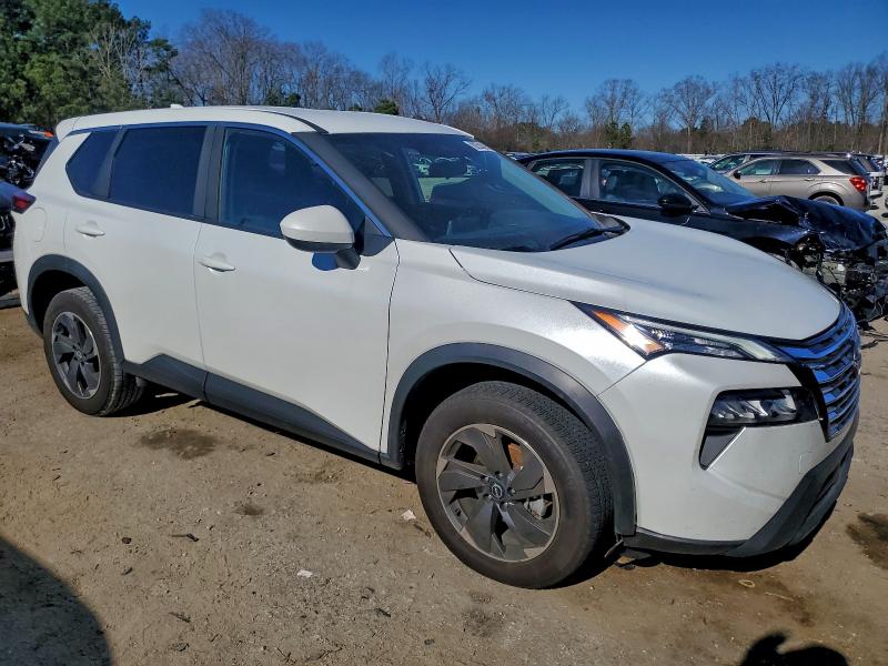 Фото 4 - NISSAN ROGUE