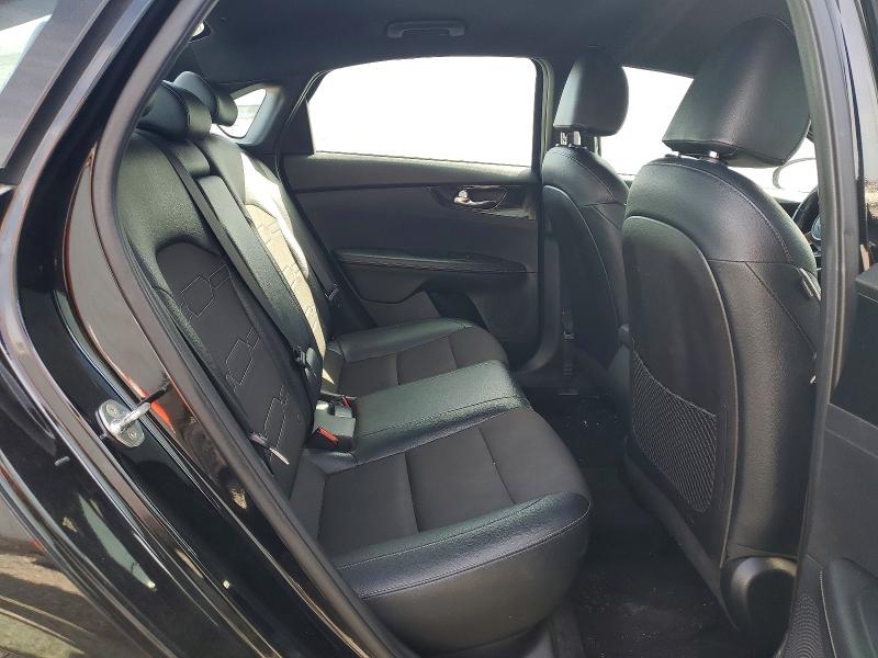 Фото 10 - KIA FORTE