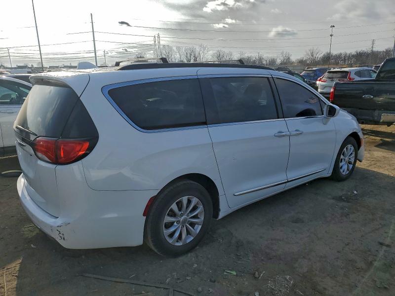 Фото 3 - CHRYSLER PACIFICA