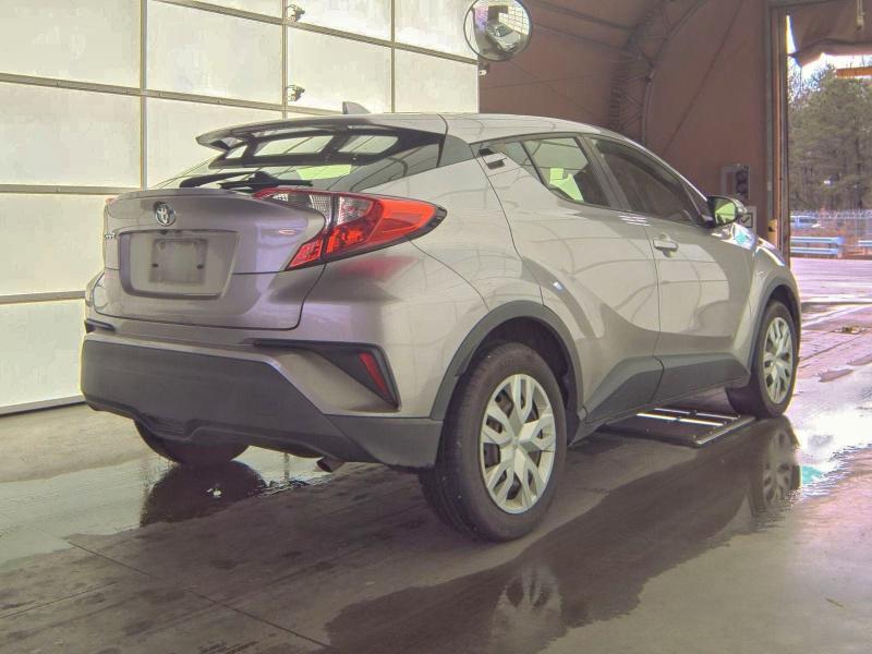 Фото 4 - TOYOTA C-HR