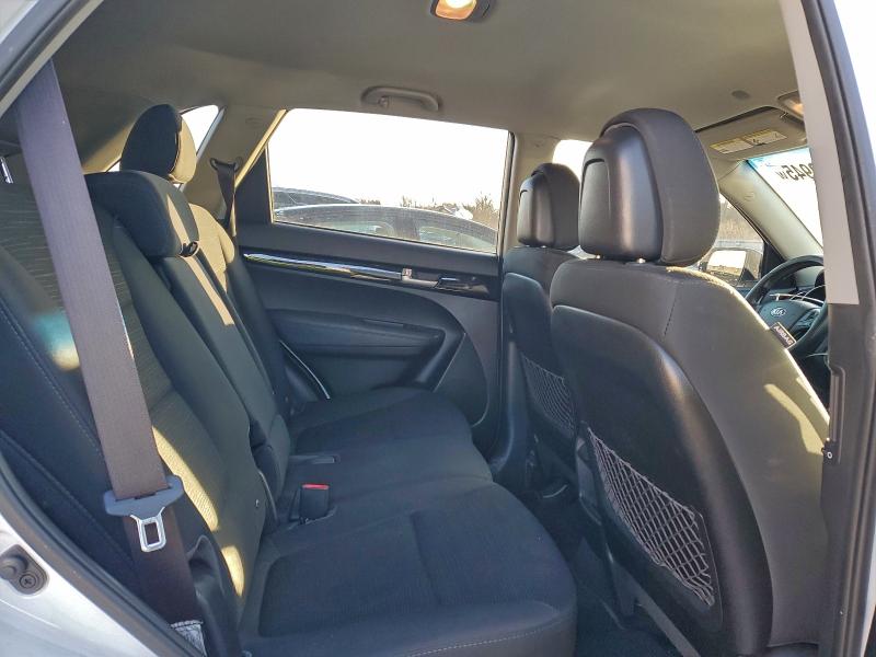 Фото 11 - KIA SORENTO