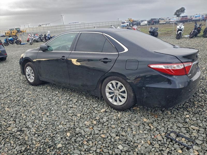 Фото 2 - TOYOTA CAMRY