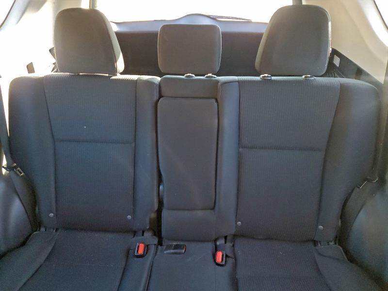 Фото 10 - TOYOTA RAV4