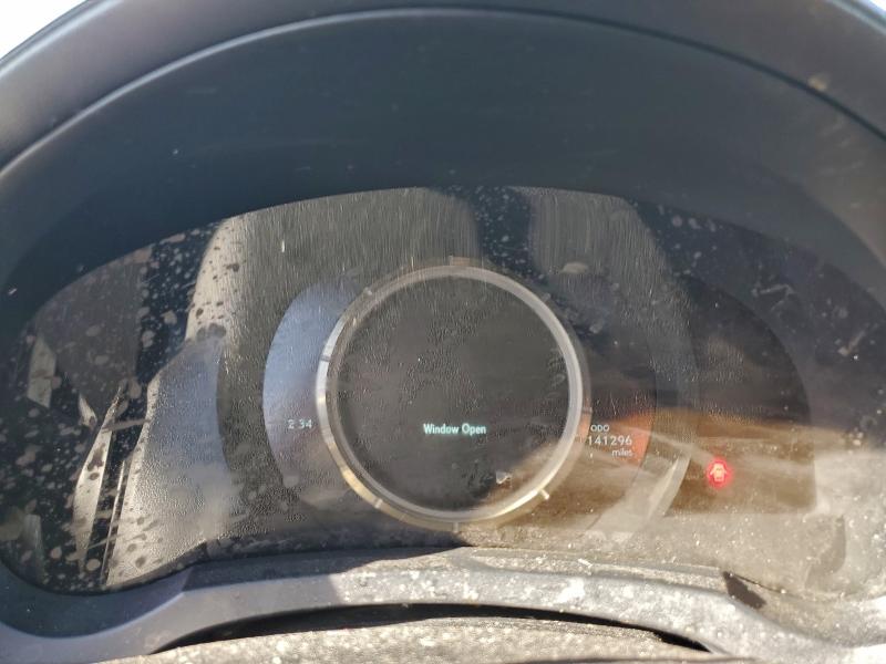 Фото 9 - LEXUS IS