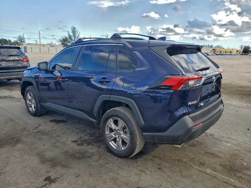 Фото 2 - TOYOTA RAV4