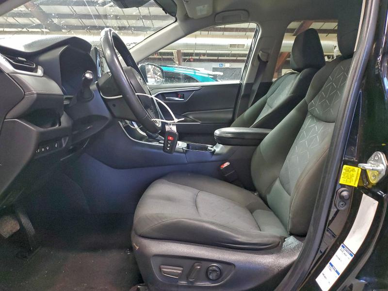 Фото 7 - TOYOTA RAV4