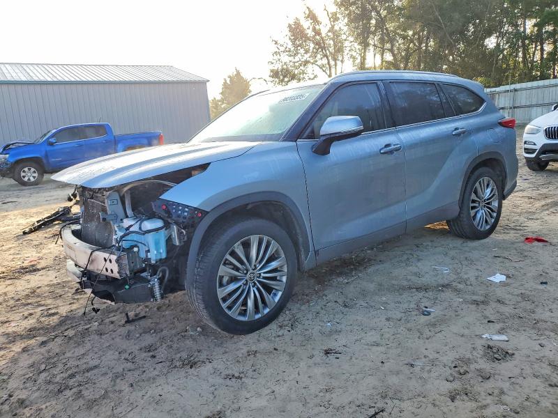 Фото 1 - TOYOTA HIGHLANDER