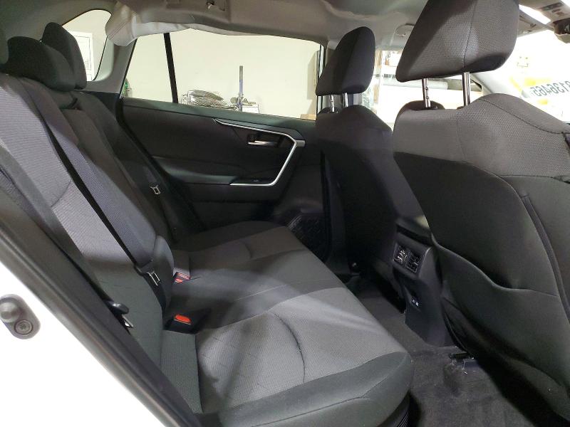 Фото 11 - TOYOTA RAV4