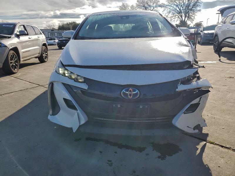 Фото 5 - TOYOTA PRIUS