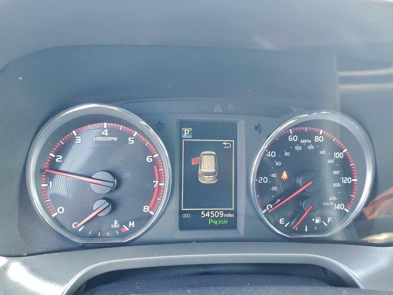 Фото 9 - TOYOTA RAV4