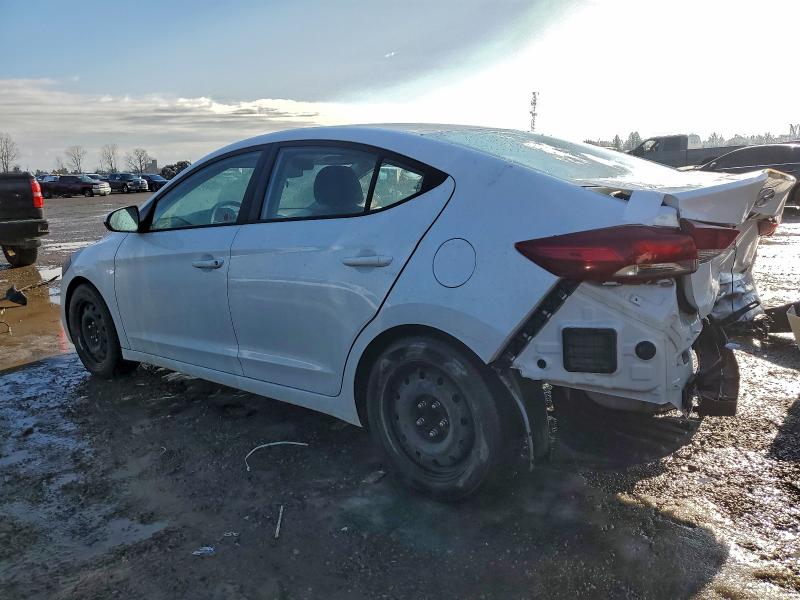 Фото 2 - HYUNDAI ELANTRA