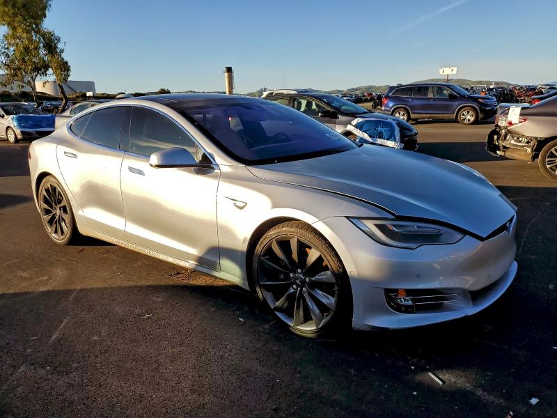 Фото 4 - TESLA MODEL S
