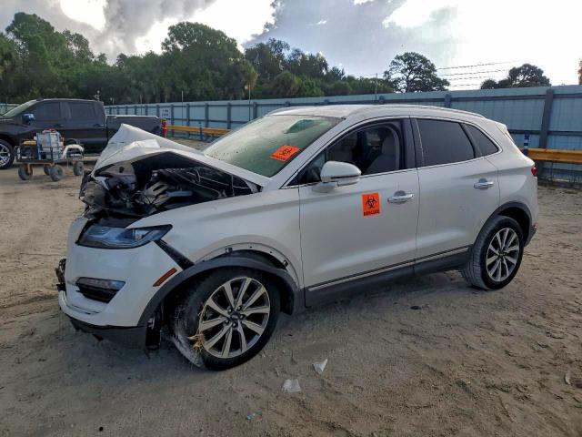 Фото 1 - LINCOLN MKC