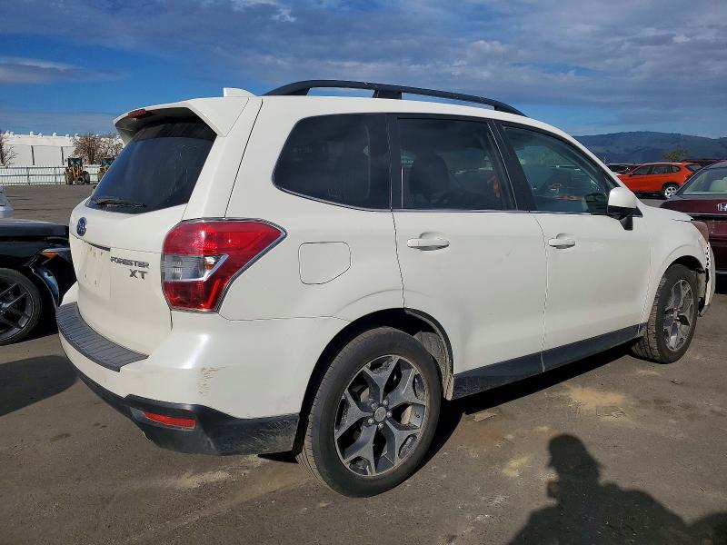 Фото 3 - SUBARU FORESTER