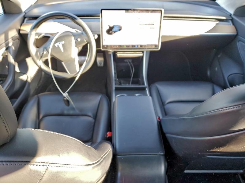 Фото 8 - TESLA MODEL 3