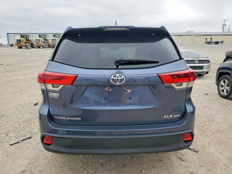 Фото 6 - TOYOTA HIGHLANDER