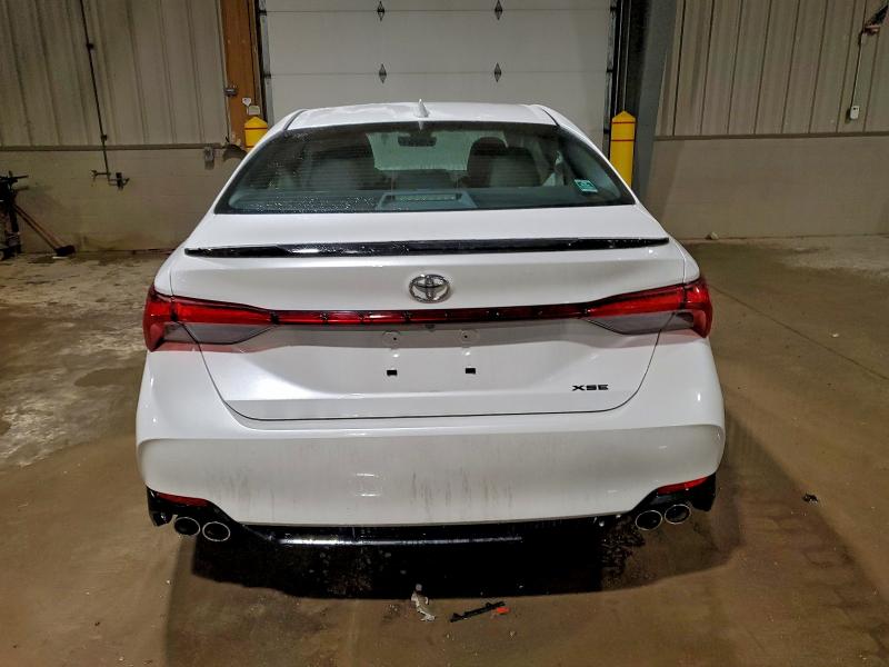 Фото 6 - TOYOTA AVALON