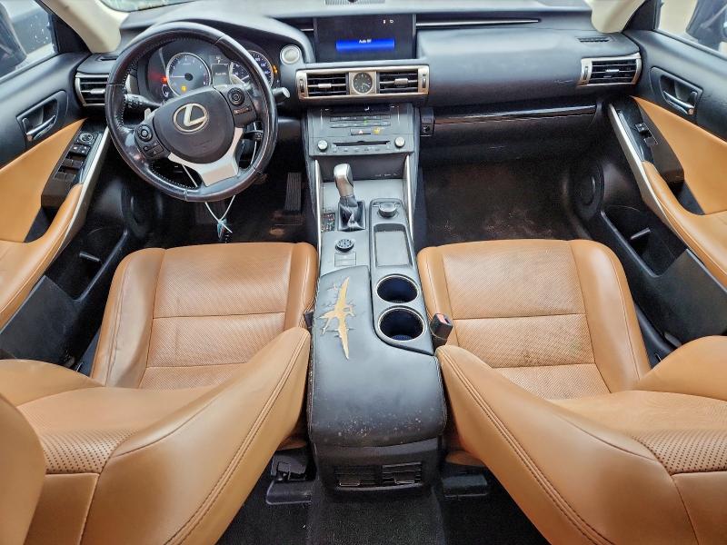 Фото 8 - LEXUS IS