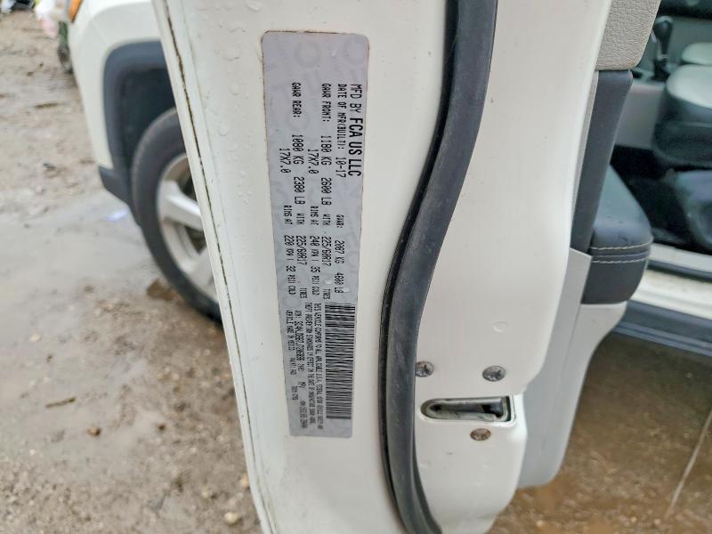 Фото 13 - JEEP COMPASS