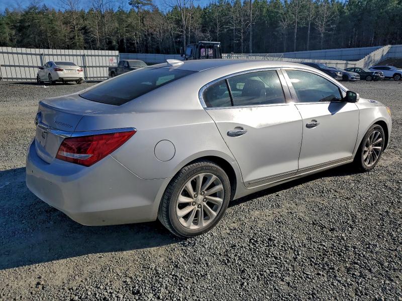 Фото 3 - BUICK LACROSSE