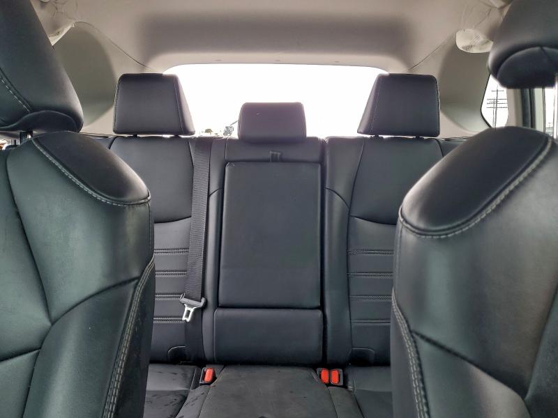 Фото 10 - TOYOTA RAV4