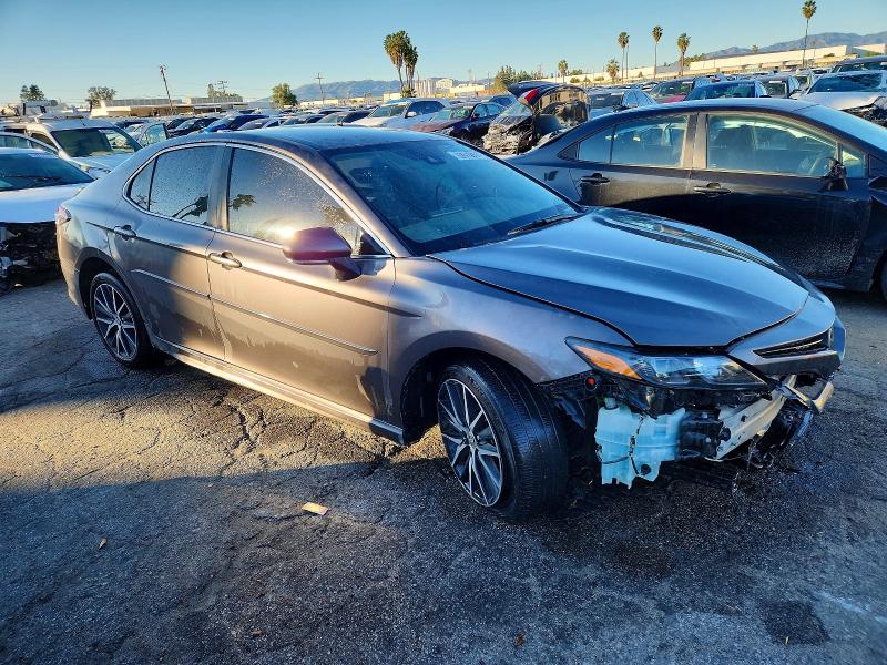 Фото 4 - TOYOTA CAMRY