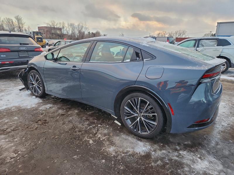 Фото 2 - TOYOTA PRIUS