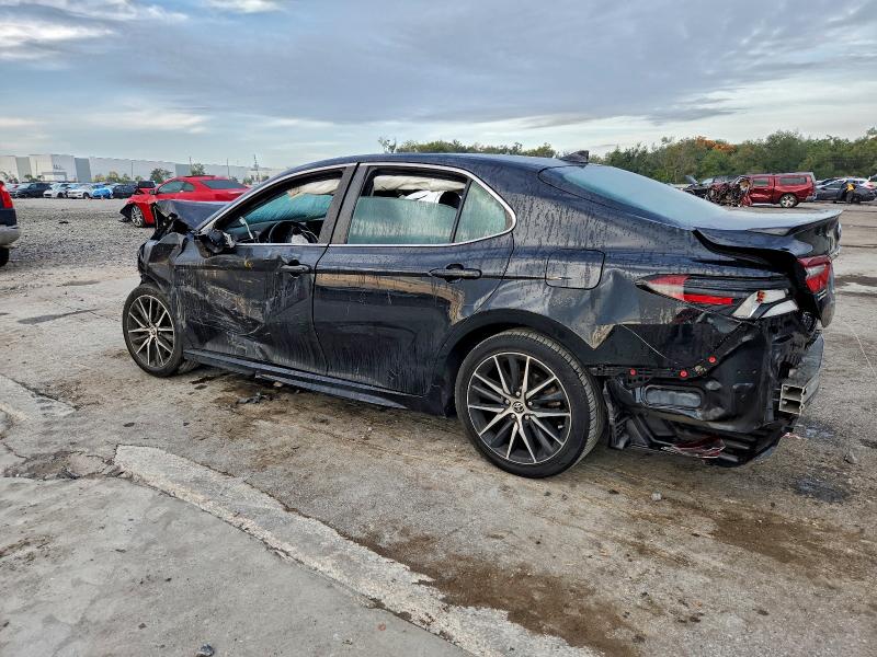 Фото 2 - TOYOTA CAMRY