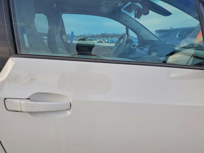 Фото 10 - BMW I SERIES