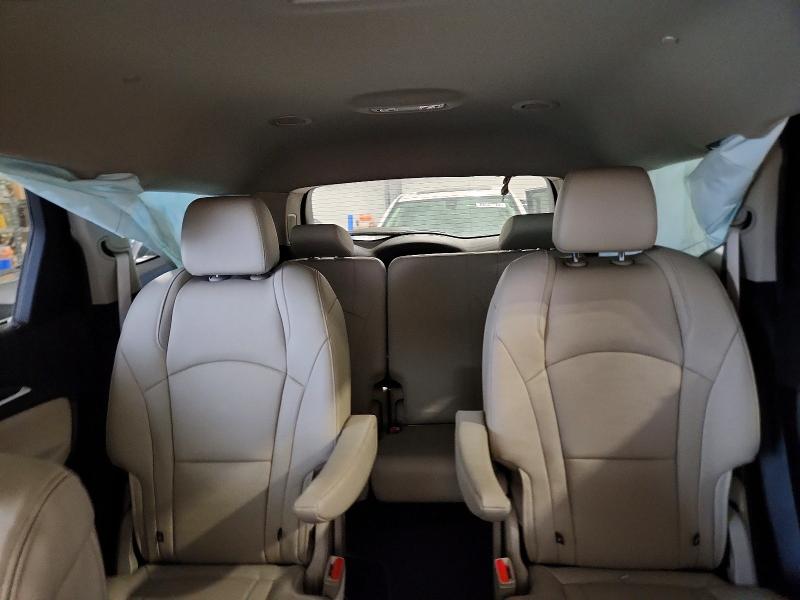 Фото 10 - BUICK ENCLAVE