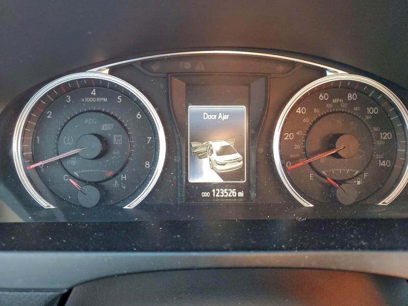 Фото 9 - TOYOTA CAMRY