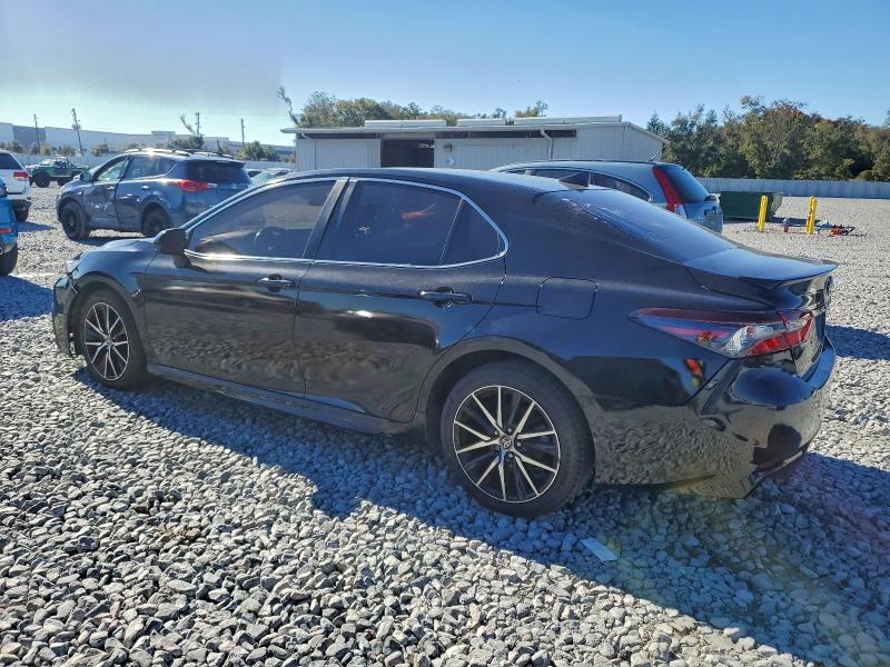 Фото 2 - TOYOTA CAMRY