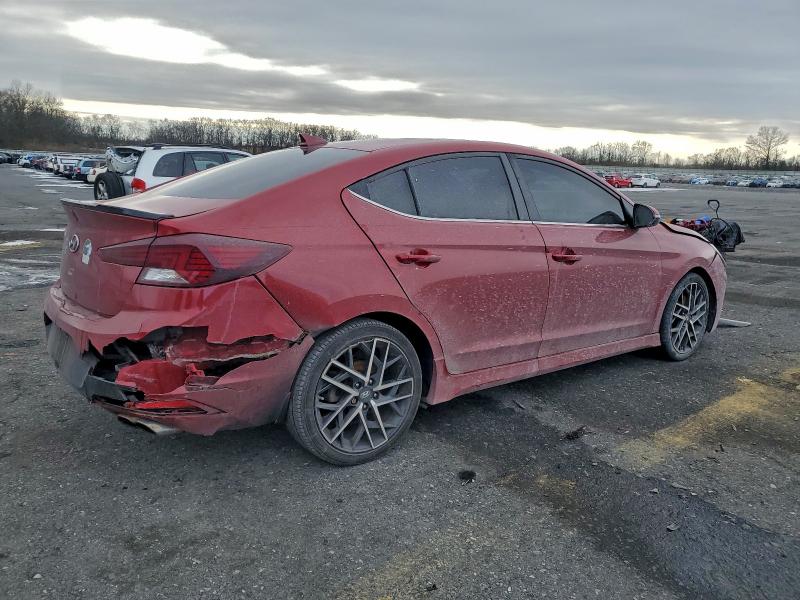 Фото 3 - HYUNDAI ELANTRA