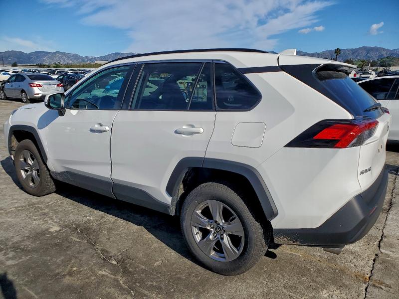 Фото 2 - TOYOTA RAV4