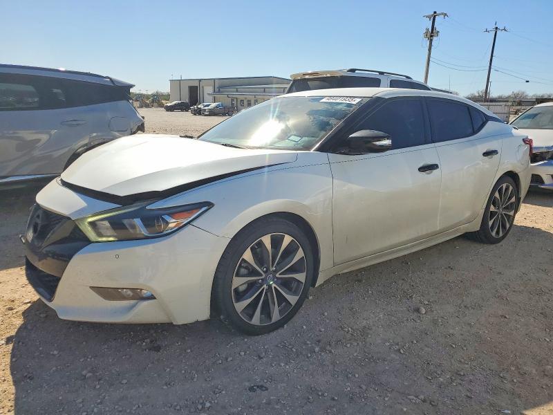 Фото 1 - NISSAN MAXIMA