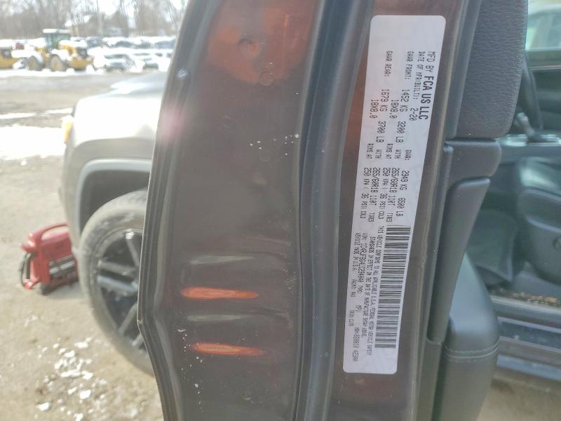 Фото 13 - JEEP GRAND CHER