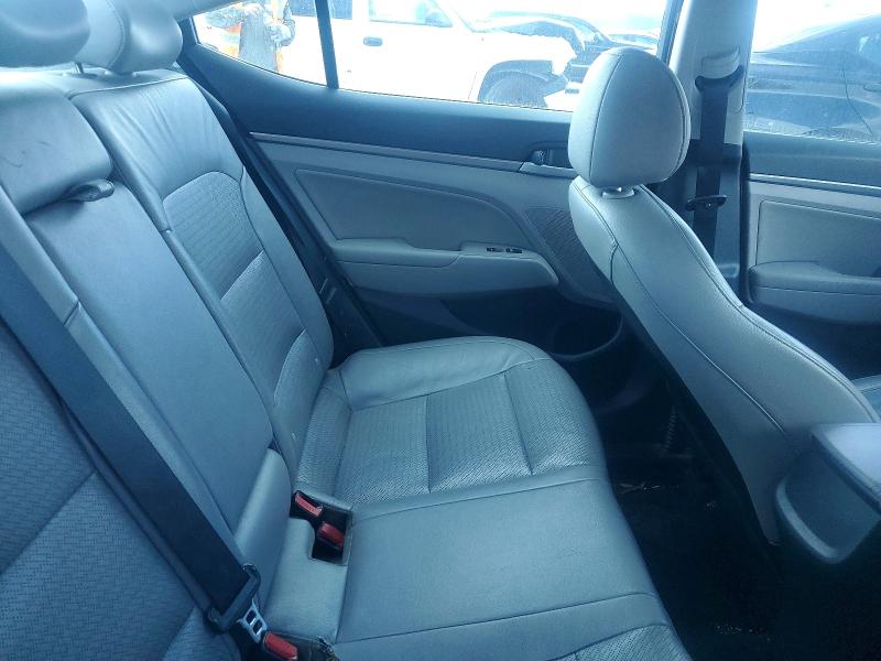 Фото 10 - HYUNDAI ELANTRA