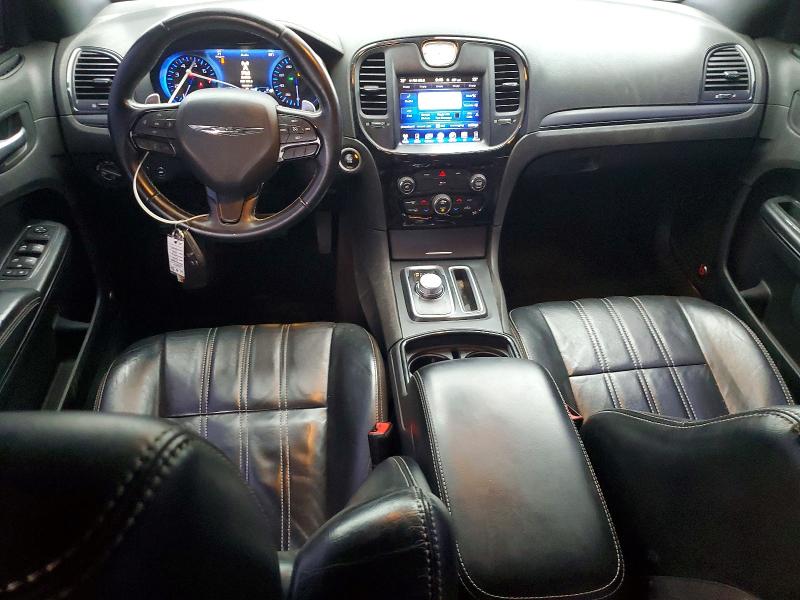 Фото 8 - CHRYSLER 300