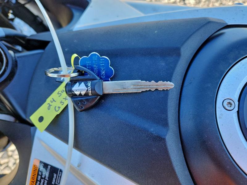 Фото 8 - SUZUKI GSX800 F