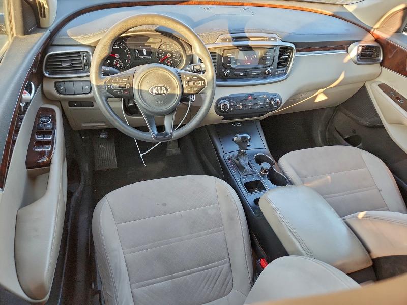 Фото 8 - KIA SORENTO