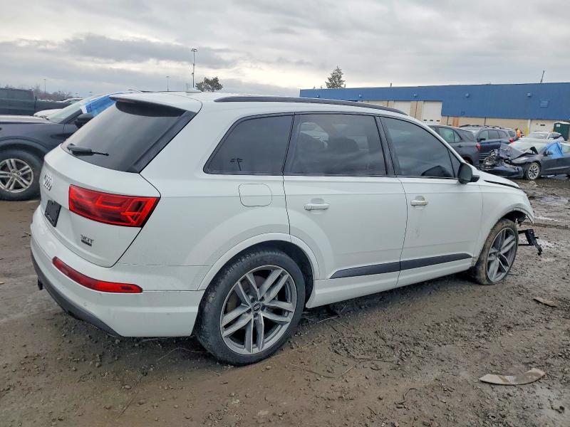Фото 3 - AUDI Q7